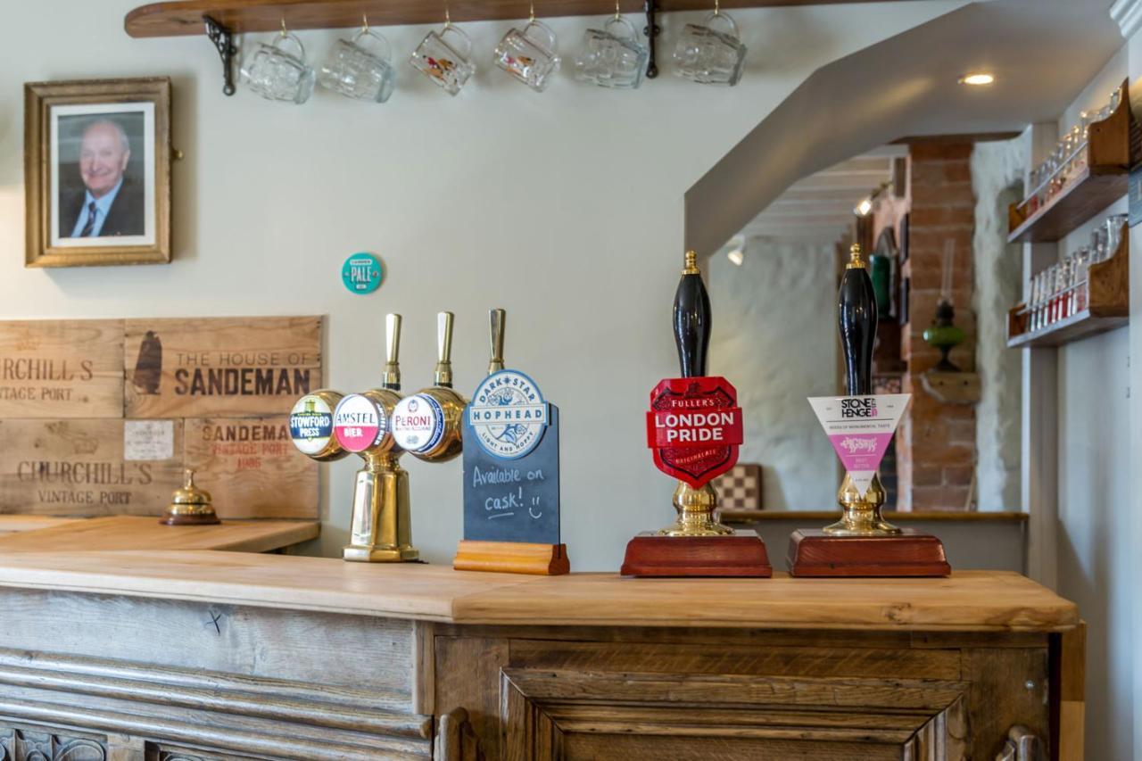 The Dog & Gun Inn Netheravon Exterior foto